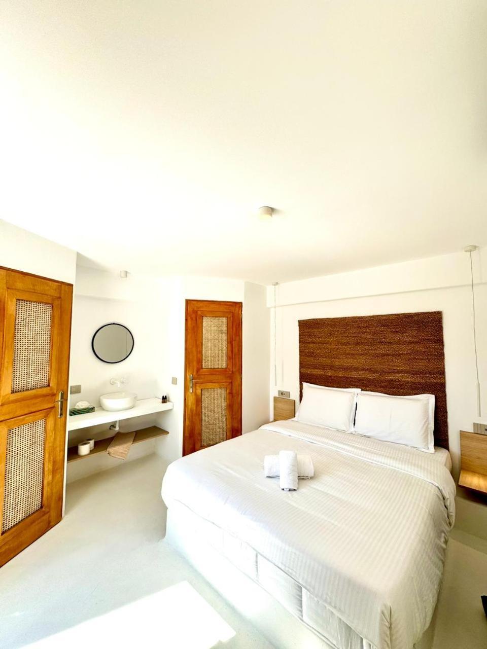 Faos Exclusive Suites Орнос Екстер'єр фото